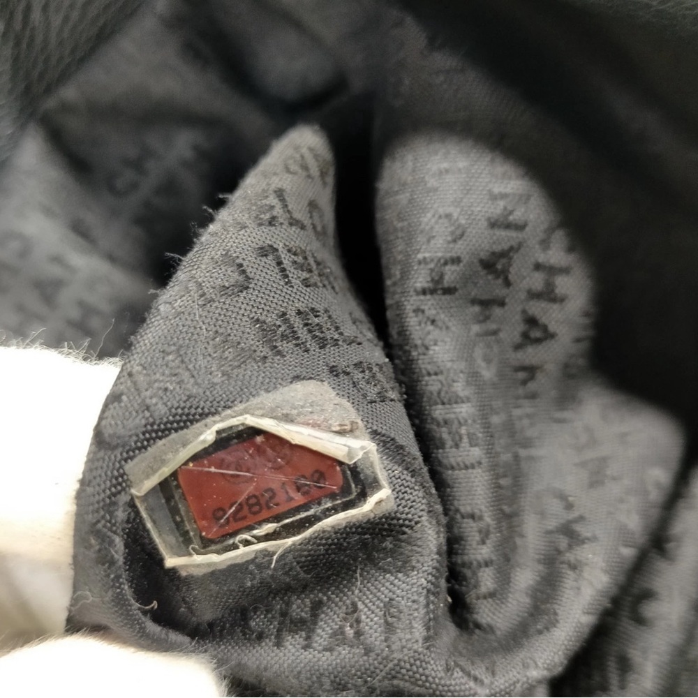 CHANEL Black butter soft  Shoulder Bag - Picture 11 of 15